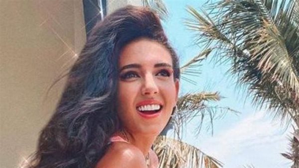 مفيدة شيحة تدافع عن هادية غالب بعد التنمر عليها