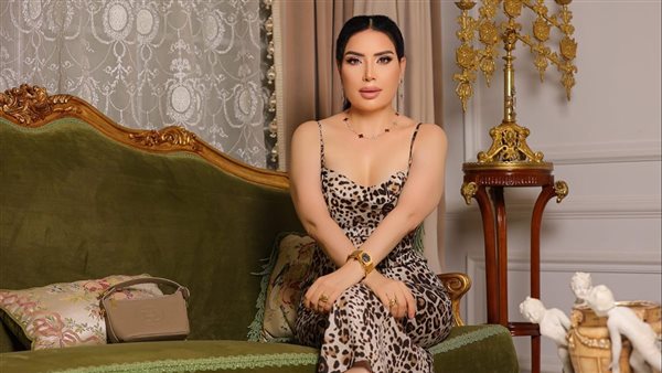 فستان تايجر.. عبير صبري تثير الجدل بهذه الإطلالة | شاهد