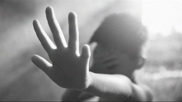 قضية هزّت فرنسا.. خدّر زوجته ودعا 80 رجلًا لاغتصابها