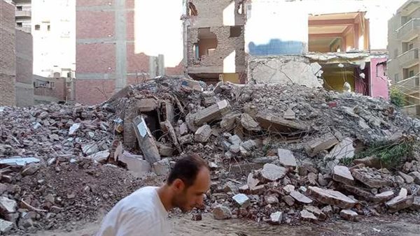 مصرع طالب سقط علية حائط منزل في المنيا