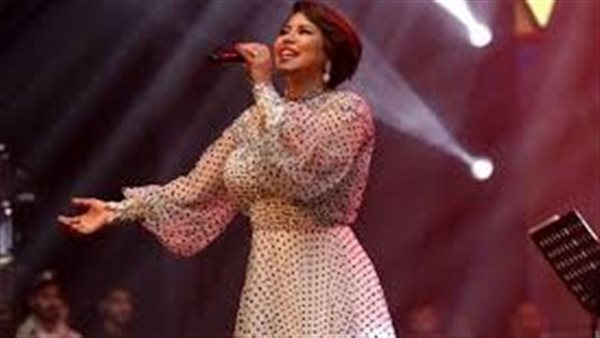 تفاصيل مثيرة في أزمة شيرين عبدالوهاب وروتانا وطلب المطربة تعويض 10 ملايين جنيه