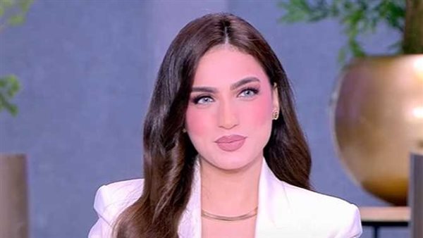 إحنا ليه مكسوفين نقول الكلام بمعناه الحقيقي.. هجوم ناري من ياسمين عز على الفنانات بسبب المساكنة |فيديو