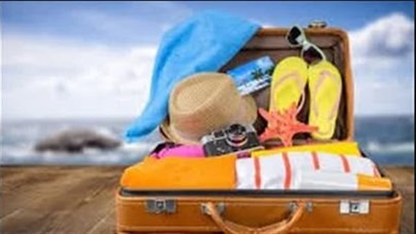 جائز بشرطين.. ما حكم سفر البنت مع خطيبها للمصيف؟