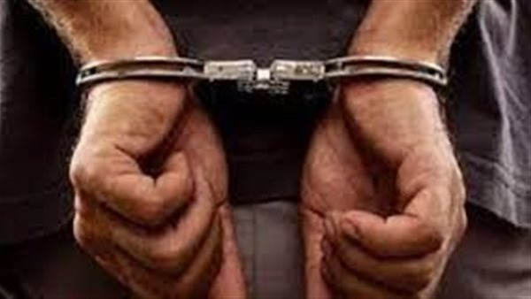 أوهمهم بتوفير فرص عمل بالخارج.. نصاب يستولى على أموال مواطنين في الجيزة