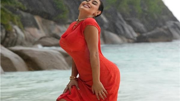 فستان مجسم.. ياسمين صبري تثير الجدل بهذه الإطلالة | شاهد