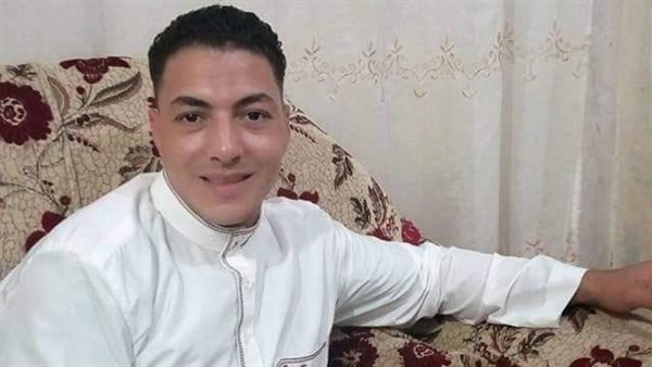 أصحابه نصحوه بالسفر.. تفاصيل مأساوية في غرق أب ونجله بالضبعة 