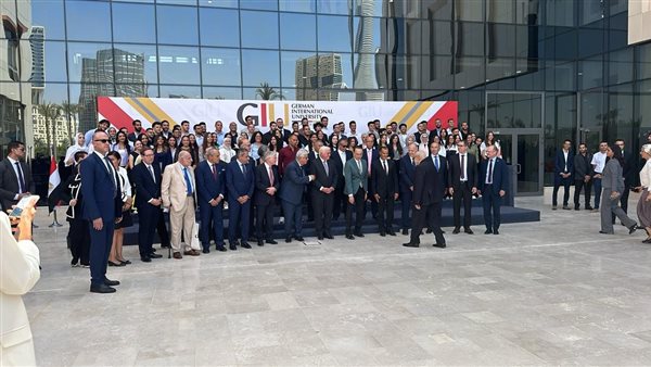 رئيس مجلس أمناء الجامعة الألمانية الدولية للرئيس الألماني: الخريجون المصريون قادرون على دعم الاقتصاد الألماني والأوروبي 