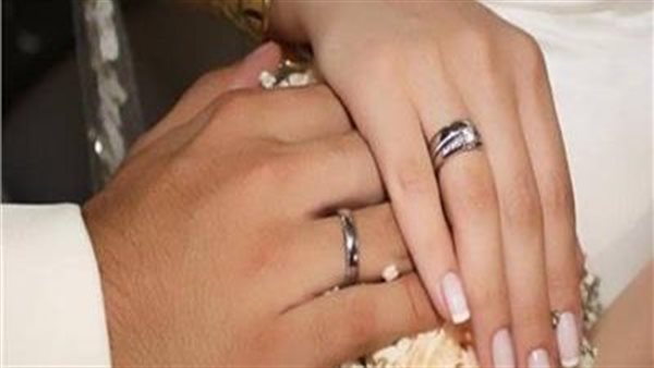 عضو بالعالمى للفتوى تحذر من إلتقاط الصور بين المخطوبين | فيديو