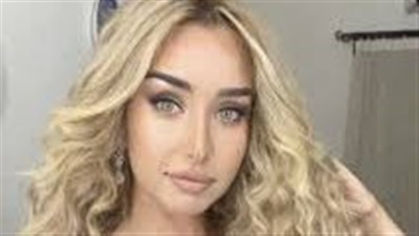 باللبني الفاتح.. هنا الزاهد تثير إعجاب جمهورها | شاهد