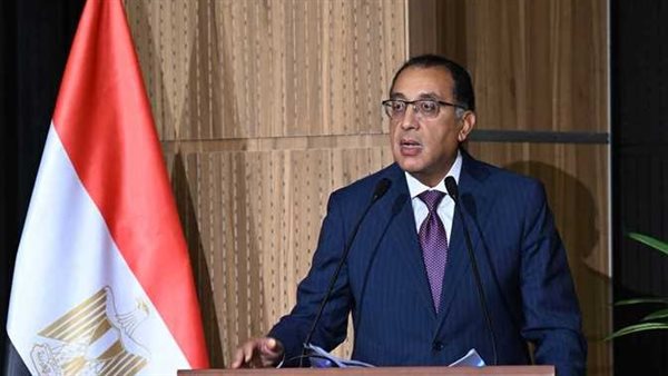 الحكومة تحسم الجدل بشأن قطع الكهرباء وأنبوبة البوتاجاز ومرض أسوان وصفقة رأس بناس | فيديو