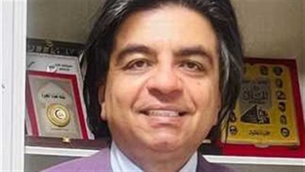 بلاش قبلات وأحضان.. تحذير عاجل من جمال شعبان بسبب الفيروسات الجديدة | فيديو