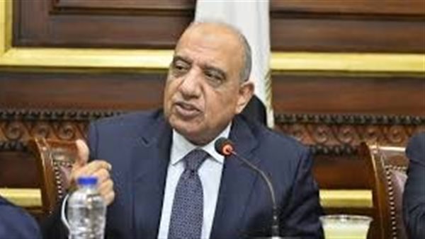 الكهرباء تبدأ الترشيد.. الوزير يصدر قرارا بتوفير ملايين الجنيهات ويثير قلق البعض