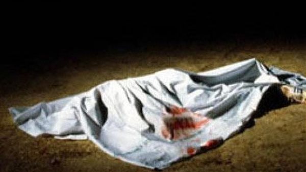 جلس بجوار جثة العشيق.. تفاصيل جريمة شرف في المرج