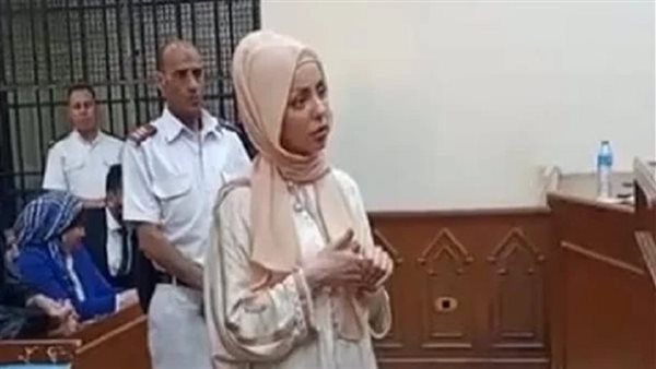 قرار جديد من المحكمة في اتهام مضيفة طيران بإنهاء حياة ابنتها