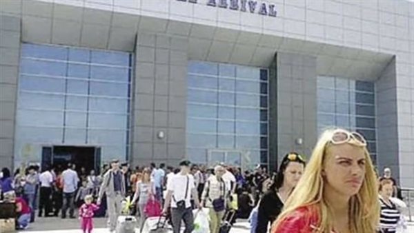 جنسها مختلف عن الباسبور.. حقيقة تعرض طفلة أجنبية لإساءة بمطار الغردقة