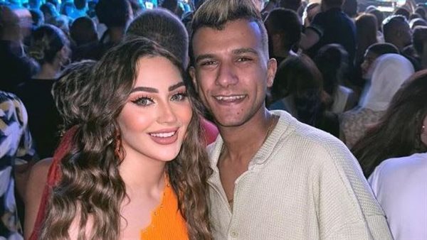 بصرف على 3 بيوت وفلوسي خلصت.. زوجه عصام صاصا تخرج عن صمتها فما القصة؟