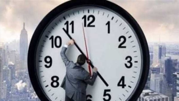 موعد بداية التوقيت الشتوي 2024-2025.. ازاي تضبط الساعة على التوقيت الجديد؟