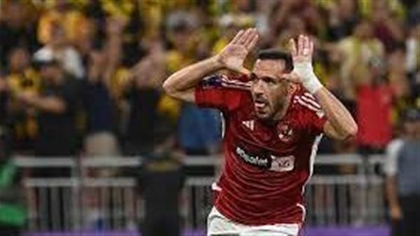 مفاجأة من علي معلول للاعبي الأهلي قبل مباراة الزمالك في السوبر الأفريقي