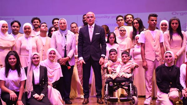 مستشار رئيس الجمهورية للصحة ورئيس جامعة عين شمس يشهدان ختام معسكر 