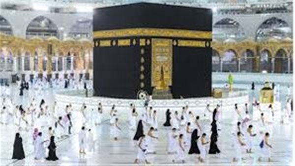 الحكومة تحسم الجدل وتكشف حقيقة تحصيل قيمة رحلات العمرة بالدولار 