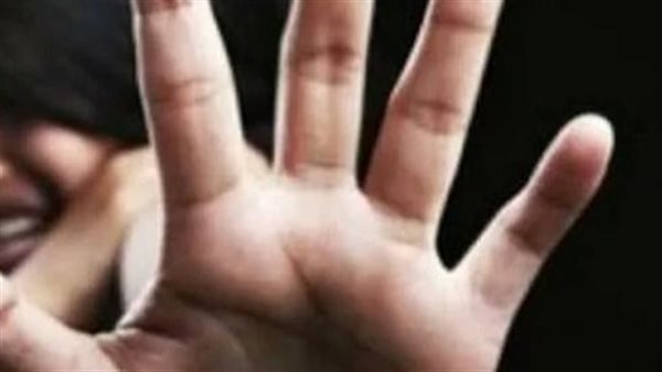 دخل عليها بسلاح أبيض.. تفاصيل القبض على المتهم بالاعتداء على سيدة بمنزلها بالإسكندرية 