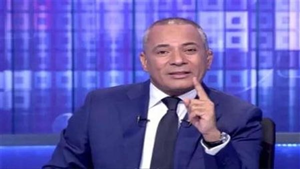 أحمد موسى: جيشنا العظيم يحمي أرضنا وحدودنا.. وإللي يفوت من حدودنا يموت | فيديو