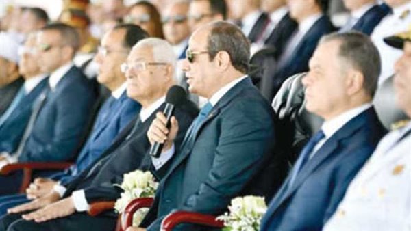 السيسي: نفقد 700 مليون دولار شهريا من إيرادات قناة السويس