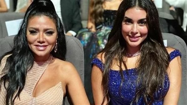 من الأجرأ؟.. فنانات تألقن بالكاش مايوه | شاهد