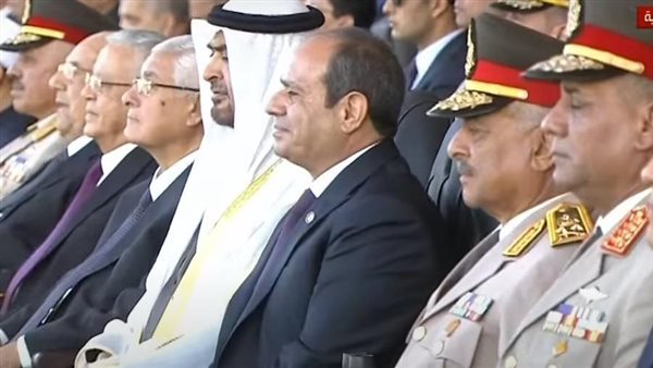  حفل تخرج الكليات العسكرية.. السيسي وبن زايد يشهدان عرضًا لقوات الصاعقة