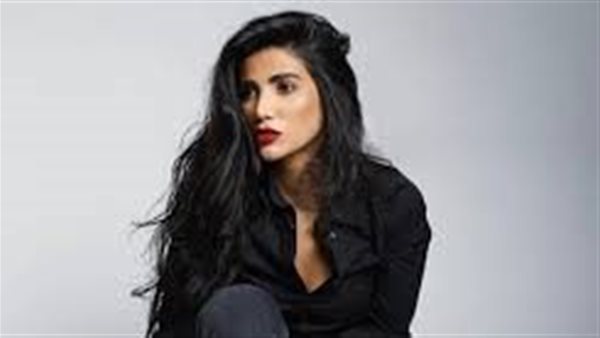 ملابس غريبة.. ريم سامي تثير الجدل بهذه الإطلالة | شاهد