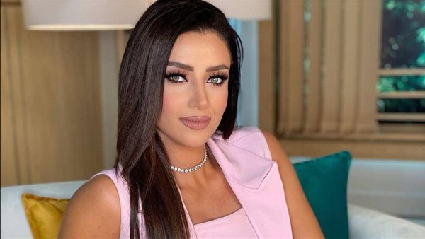 رضوى الشربيني تشعل السوشيال ميديا بهذا الفستان | شاهد