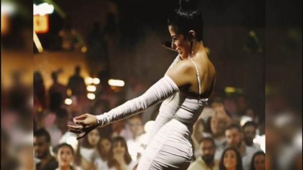 فستان قصير.. روبي تثير ضجة بهذه الإطلالة | شاهد