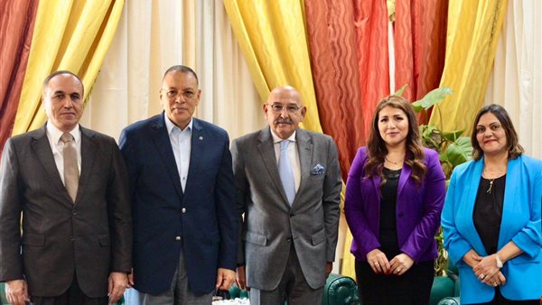 كلية الإعلام بجامعة 6 أكتوبر تستضيف الكاتب الصحفى عبد المحسن سلامة (صور)