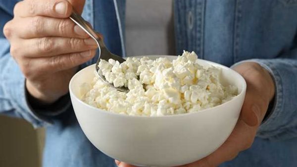 يفضل تناولها قبل النوم.. فوائد مذهلة للجبنة القريش