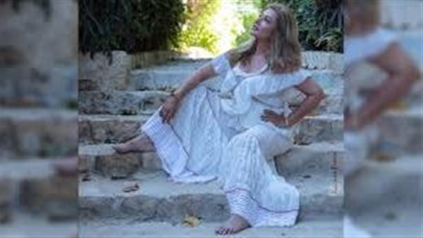 كلها شباب.. ليلى علوي تشعل السوشيال ميديا بهذه الإطلالة | شاهد