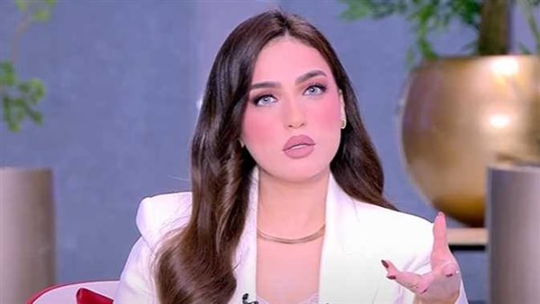 «خده في حضنك يا كولر».. ياسمين عز: «كهربا ميسي الكرة المصرية»