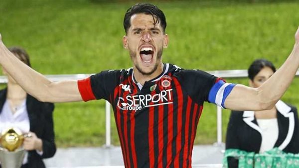 الحال تقتضي الرد.. زين الدين بلعيد يكسر صمته ويُبرئ الأهلي من اتهامات قندوسي