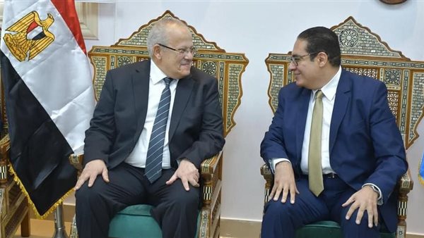 الخشت يهنئ الدكتور محمد سامي لصدور قرار جمهوري بتعيينه رئيسًا لجامعة القاهرة