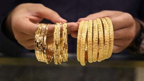 الإفتاء تحسم الجدل.. لمن يُعطى ذهب الأم بعد وفاتها؟