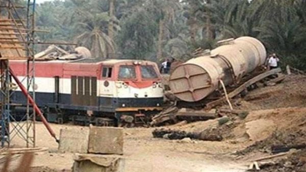 السائق فر هاربًا.. السكة الحديد تكشف رسميا تفاصيل حادث قطار البضائع