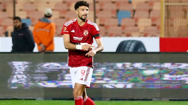 من أزمة قلبية خطيرة إلى هداف الأهلي.. حكاية رحلة وسام أبوعلي من الدنمارك إلى مصر | شاهد 