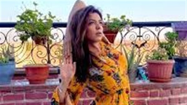 خصر منحوت.. ناهد السباعى تثير الجدل بهذه الإطلالة | شاهد