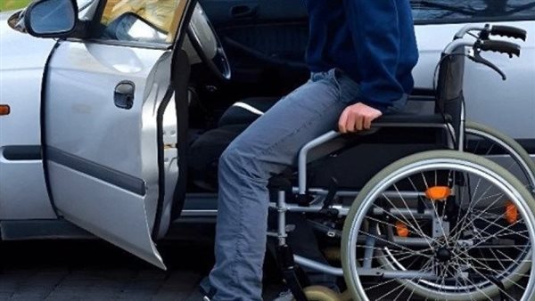 تحذير حكومي أخير.. قرار عاجل للمستفيدين من سيارات المعاقين