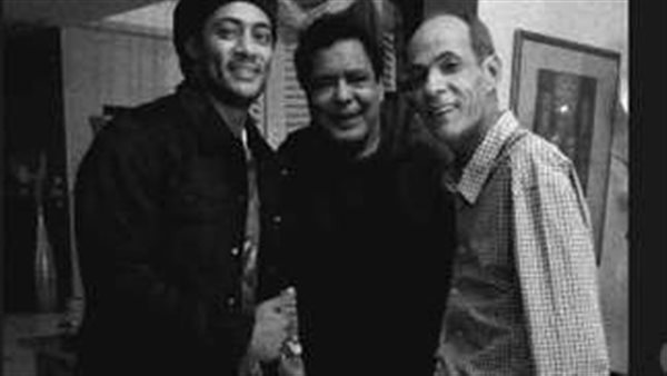 ثقة فى الله نجاح.. مفاجأة محمد رمضان مع الكينج محمد منير | شاهد