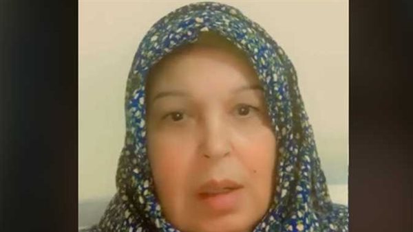 قلبي بيتقطع.. فيفي عبده تثير الجدل بعد ظهورها بالحجاب وبكائها فما القصة؟ | فيديو