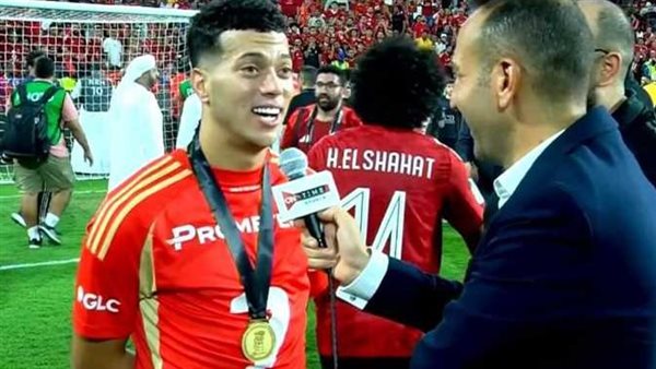 «الواحد منهم بـ 100».. إمام عاشور يوجه رسائل للاعبي الأهلي بعد التتويج بالسوبر