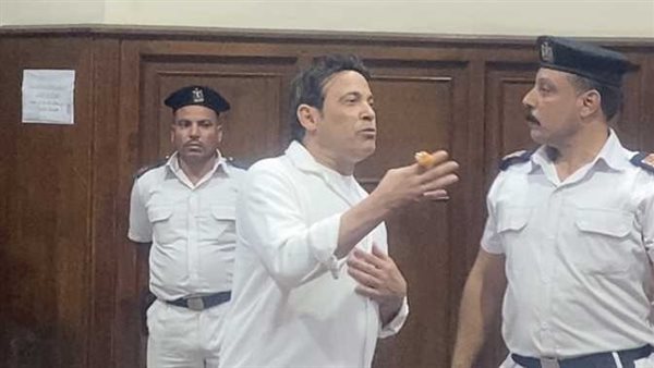  ماذا حدث في مطار القاهرة؟.. فيديو يكشف مفاجأة في قضية سعد الصغير