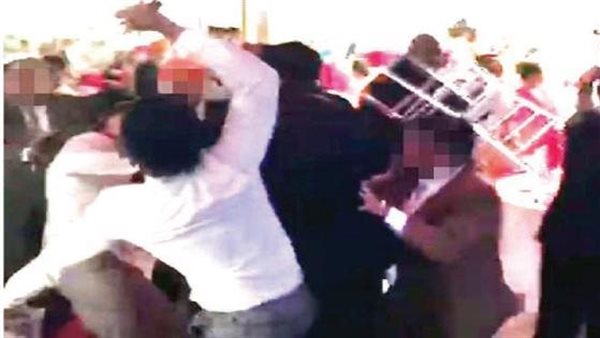 قاعة الفرح قلبت ساحة حرب.. زفاف يتحول إلى بركة دماء وسقوط قتيل وجريح بالدقهلية