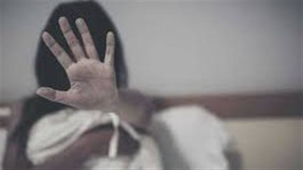 تظاهرت بطلب بيتزا.. سيدة تنجو من الاغتصاب بحيلة ذكية