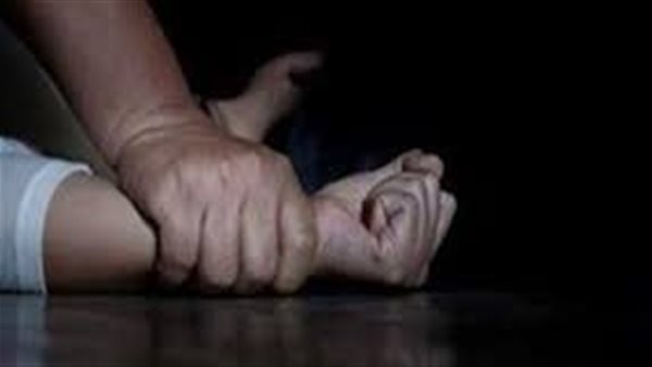 خلع ملابسها وحاول هتك عرضها.. قرار جديد بشأن قاتل شقيقته في دار السلام